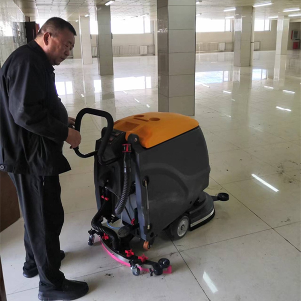 清潔設備洗地機的兩大場所使用原因